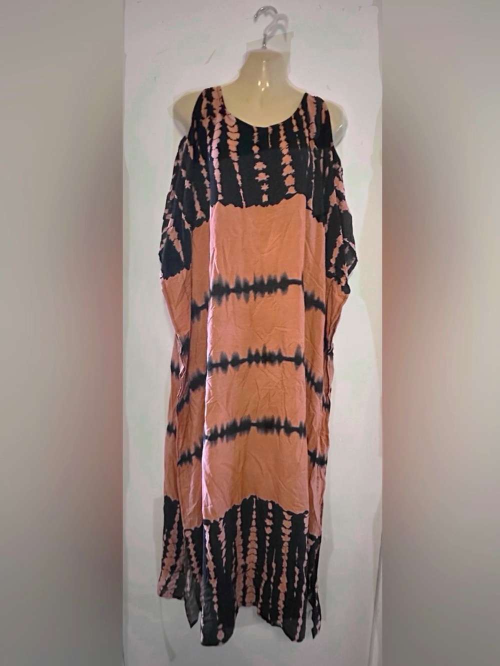 Tie-Dye Caftan Dress in Dusty Rose and Black